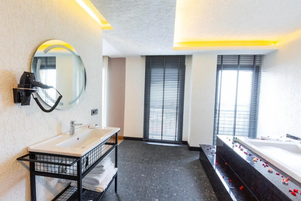 Nehir Otel Pelitli  Hotel Pelitli (Trabzon)